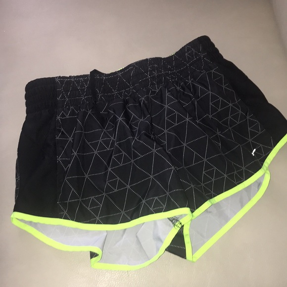 Nike cute shorts - Picture 2 of 4
